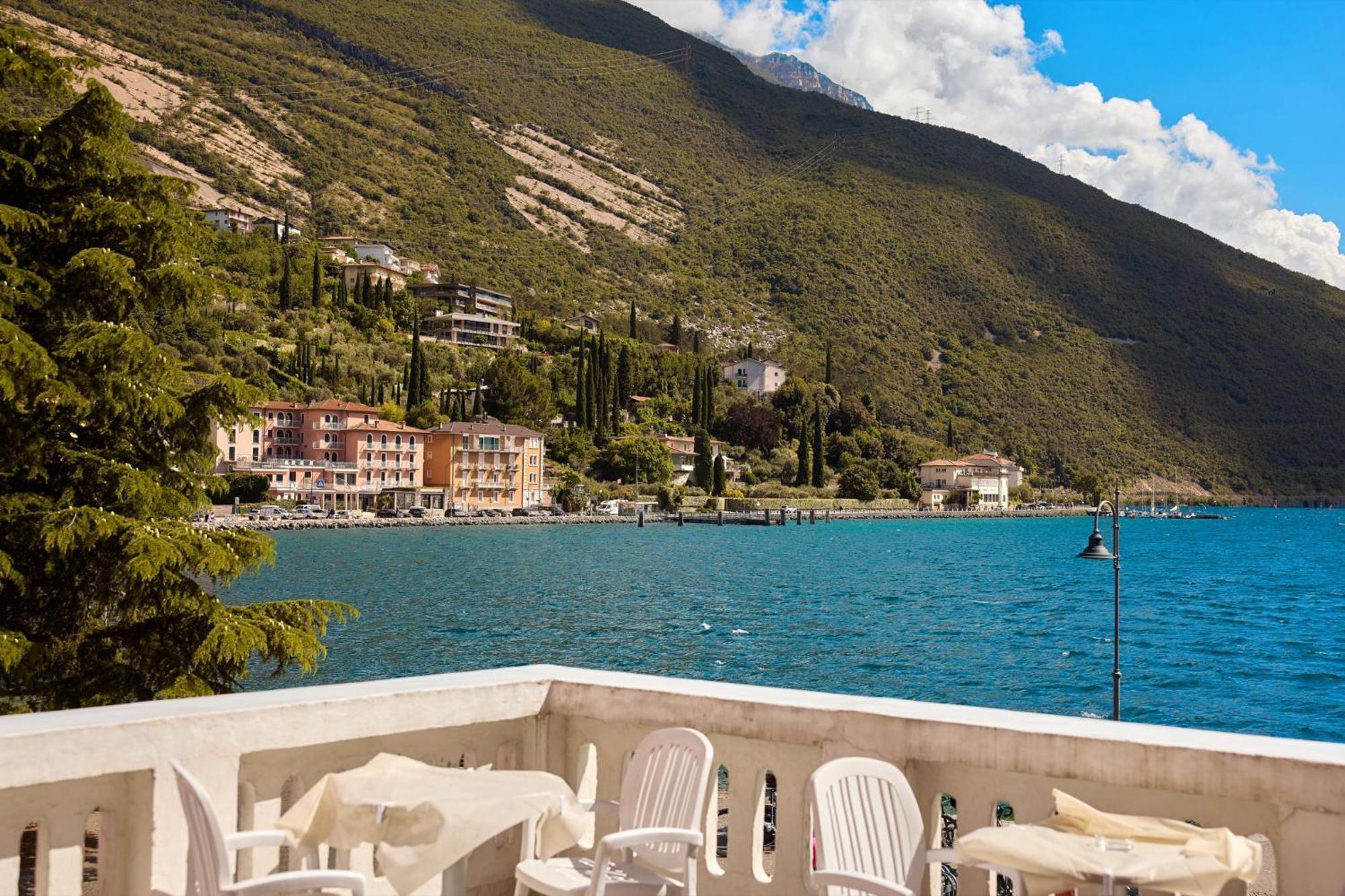 Hotel Geier Torbole Sul Garda Exterior foto